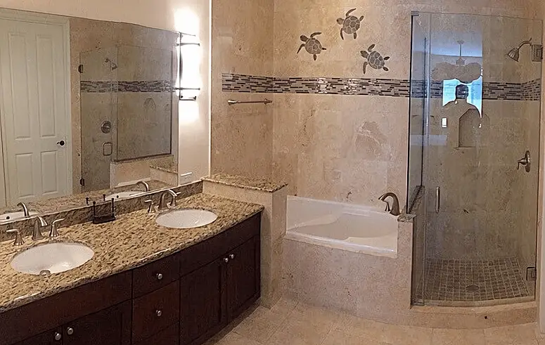 Bathroom In Travertine Tiles