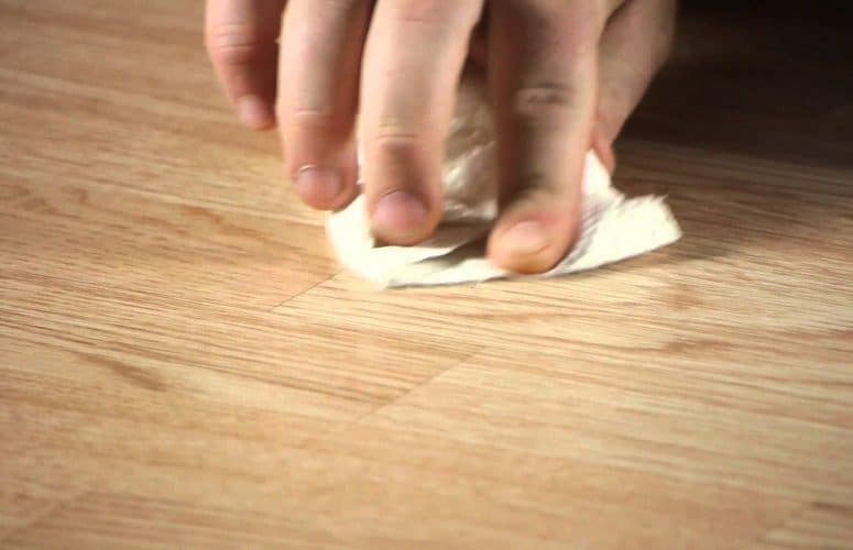 laminate floor scraping