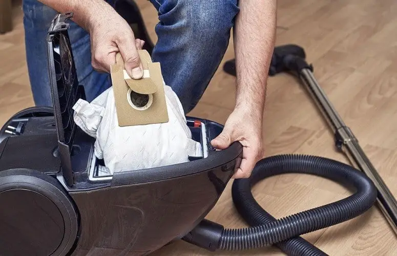 cleaning your vaccum cleaner